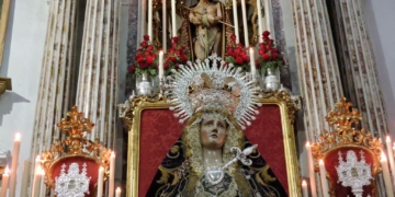 La Virgen de las Angustias del Ecce-Homo de Cádiz en Besamano durante sus cultos