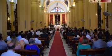 La feligresía de la Iglesia Mayor rinde homenaje al Padre Jesús por sus 18 años como párroco