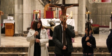 El Vía-Crucis presidido por el Cristo de la Vera-Cruz se llevó a cabo en el interior del Cristo