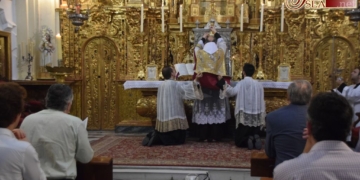La misa en latín cantada volvió a la capilla de la Compañía de María 50 años después