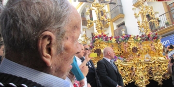 El Perdón vive un Jueves Santo de esplendor y reconocimiento a su único fundador vivo