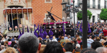 Nazareno y Dolores volvieron a encandilar a los isleños en una madrugada completa de sentimientos
