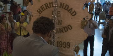 Los rocieros isleños completan la Romería con su llegada a la Sagrada Familia