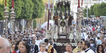 El calor resta público pero ni un ápice de solemnidad a un excelente Corpus Christi