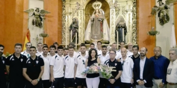 La plantilla del San Fernando CD se encomienda un año más a Carmen y Pastora