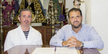 La Hermandad de Columna firma el contrato de ejecución de su nuevo Simpecado