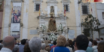 La Patrona regresó al Carmen seis días después rodeada de fieles y devotos
