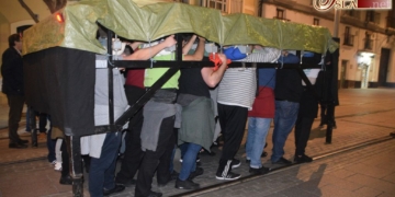 Con la cuadrilla de la Virgen de la Trinidad comienzan los ensayos de la JCC para Semana Santa