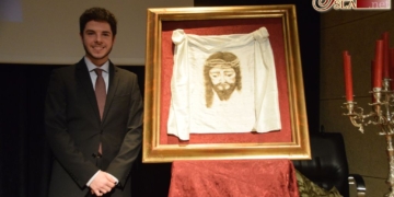 La Verónica de Misericordia portará una Santa Faz pintada por Alfredo Martínez Pérez