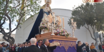 La Virgen del Amor presidió el rezo del Santo Rosario por las calles de su feligresía