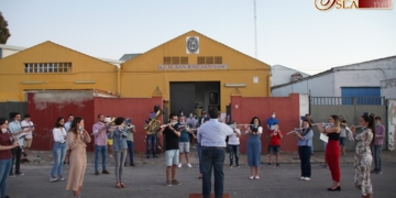 Los músicos de San José Artesano homenajearon a las víctimas de la pandemia del coronavirus