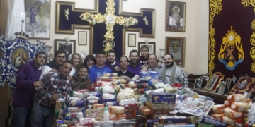 Gran Poder recoge 1.400 kilos de alimentos para las familitas más necesitadas de La Bazán