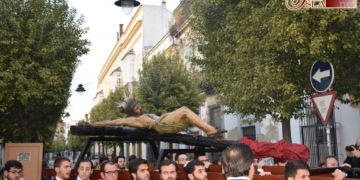 El Vía Crucis de las Almas de la Sacramental de Santiago inicia la Cuaresma en Jerez