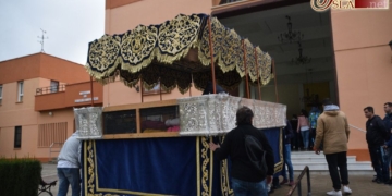 El traslado del palio de las Penas inicia los preparativos para los cofrades de Humildad y Paciencia
