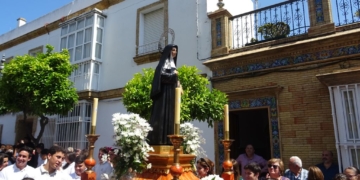 Los escolares de las Carmelitas sacaron en procesión a Santa Joaquina Vedruna