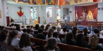 La Hermandad de la Resurrección celebró el encuentro con escolares