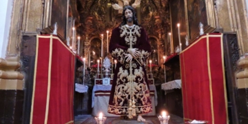 Besamanos al Cristo de las Penas en Cádiz con motivo de la festividad de Cristo Rey