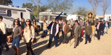 Los rocieros isleños celebraron su Misa Anual el pasado domingo junto a la Blanca Paloma