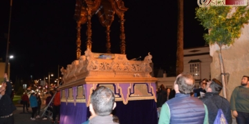 El paso de templete de Servitas también llegó ayer a la Iglesia Mayor Parroquial