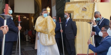 El Santísimo bendijo al barrio de la Pastora en una jornada sin Corpus Chico