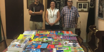 Soledad entregó a Cáritas el material escolar recogido por su Grupo Joven
