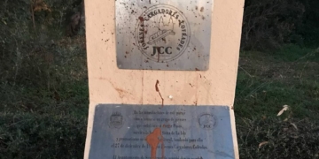 Vándalos atacan por quinta vez el monumento de la glorieta de la JCC