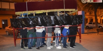 La cuadrilla de la Virgen de los Desamparados se prepara para un nuevo Viernes Santo