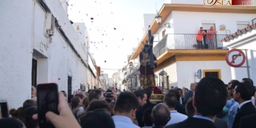 Jesús Nazareno llegó anoche a Buen Pastor tras un histórico paso por la calle Carmen