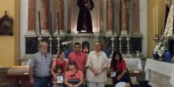 La ‘túnica de los niños’ del Nazareno concluye con una obra social de 6.000 euros