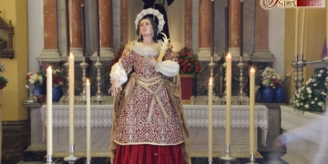 Un besamano adelanta la salida de la patrona de los músicos, Santa Cecilia