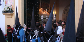 Misericordia convoca a sus hermanos a un cabildo extraordinario para su hábito procesional