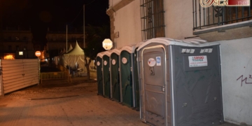 El pleno municipal aprueba por unanimidad instalar sanitarios portátiles en Semana Santa