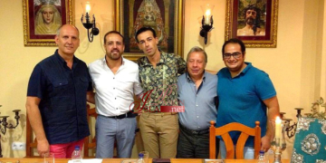 El arte de vestir a debate en el Resucitado de El Puerto de Santa María