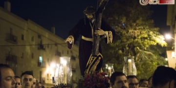 Jesús de las Tres Caídas recorrió las calles de su feligresía en devoto Vía-Crucis