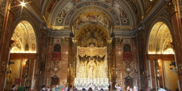 Todo preparado en la Macarena para la procesión de esta tarde hasta la Catedral