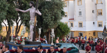 Jesús Resucitado salió en Vía Lucis acompañado de los sones de Virgen de las Lágrimas