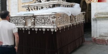 El paso de la Patrona llegó ayer a la Iglesia del Carmen de cara al traslado para el Corpus