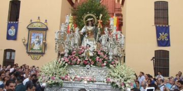 El barrio de Triana se volcó el pasado sábado con la Divina Pastora