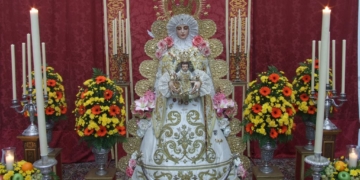 El besamano al Rocío de Cádiz abre los cultos que concluirán con su procesión