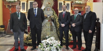 La Venera clausuró su 25 aniversario fundacional con una ofrenda a Gracia y Esperanza