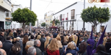 Jesús Nazareno y la Virgen de los Dolores despiertan a La Isla de una madrugada de ensueño