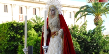 La Virgen de Desamparados se trasladó en rosario de la aurora a la residencia de San José