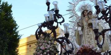 La procesión de la Virgen de las Mercedes da el toque cofrade al 24-S