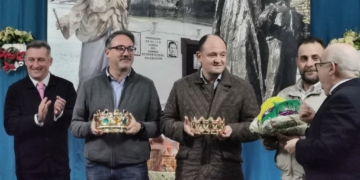 Los emisarios de los Reyes Magos recibieron sus coronas en los Salesianos