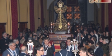 Jesús Cautivo y Rescatado trasladado a su altar de Quinario entre hermanos y devotos