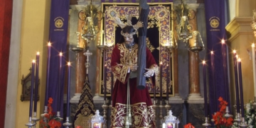 Flores como obras de caridad para Jesús Nazareno en el IV aniversario como Regidor