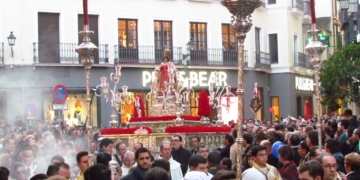 Salida del Niño Jesús de Praga (Sevilla)