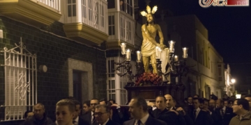 Jesús Atado y Flagelado a la Columna recorrió las calles de su barrio en Vía-Crucis