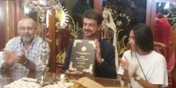Juan Mera Gracia recibió las pastas como XXXV pregonero de la Santa Cruz