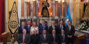 La Junta de Gobierno de la Hermandad del Nazareno tomó posesión hoy de sus cargos